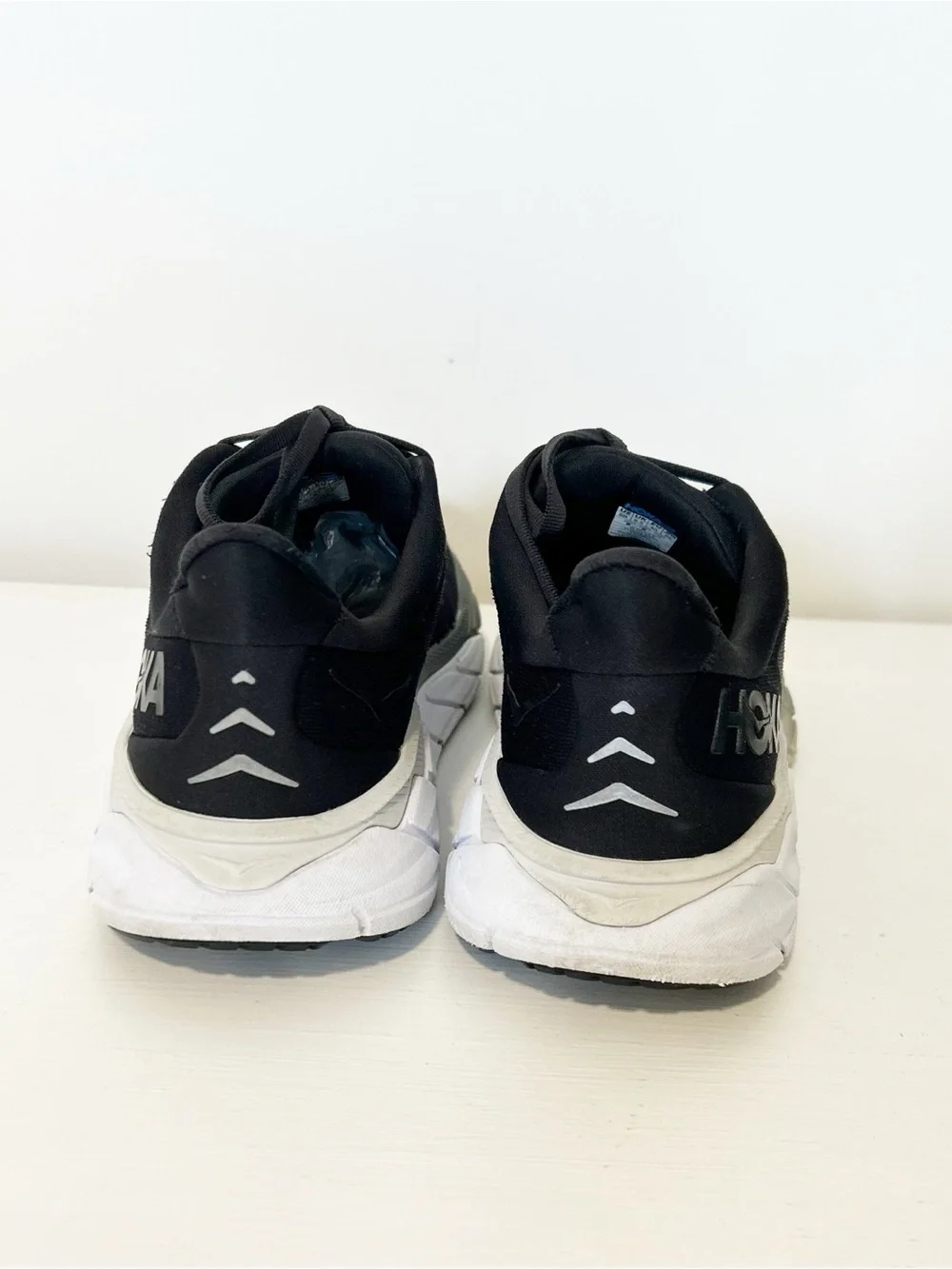 HOKA Arahi 6 Women's Running Shoes black